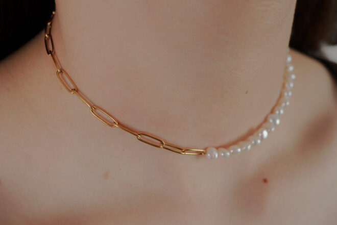 淡水パールネックレス着用