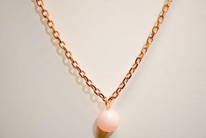 ピンクオパールのネックレス