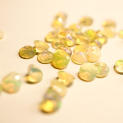 10月の誕生石「オパール」